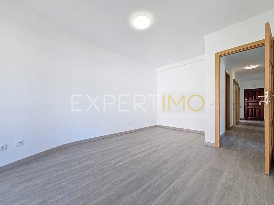 Apartamento T3 para Venda em Portimão Foto 32