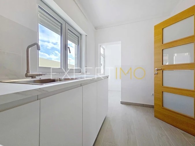 Apartamento T3 para Venda em Portimão Foto 7