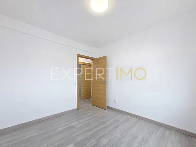 Apartamento T3 para Venda em Portimão Foto 19