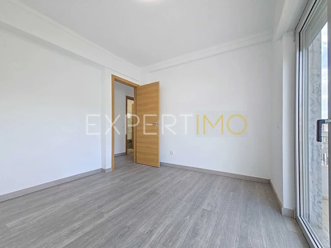 Apartamento T3 para Venda em Portimão Foto 23