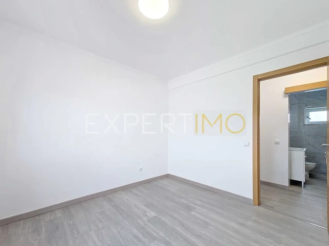 Apartamento T3 para Venda em Portimão Foto 24