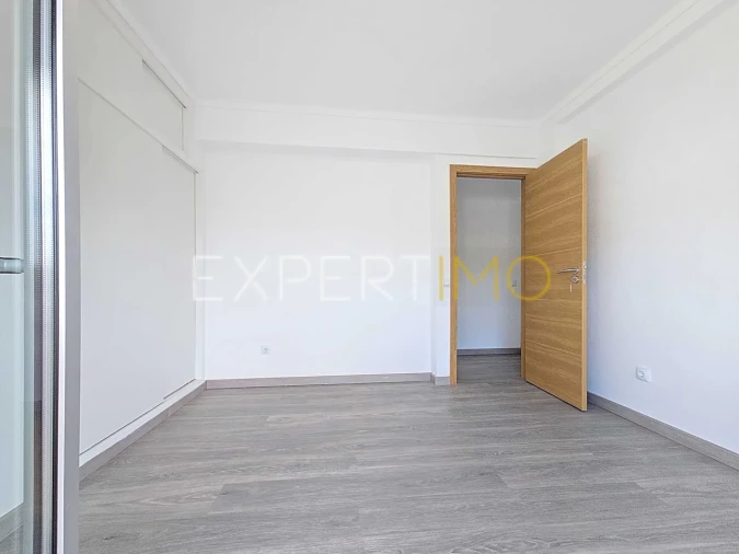 Apartamento T3 para Venda em Portimão Foto 25