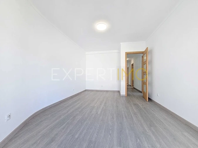 Apartamento T3 para Venda em Portimão Foto 29