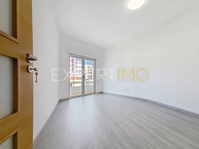 Apartamento T3 para Venda em Portimão Foto 30