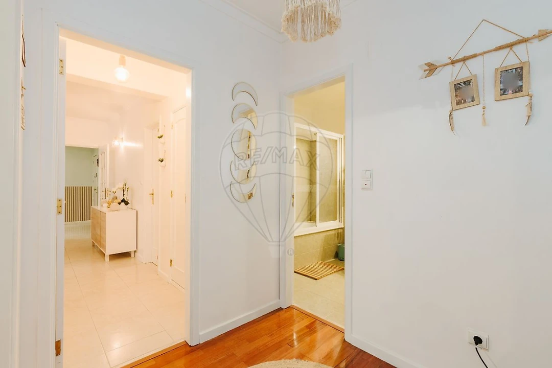 Apartamento T2 para Venda em Algueirão-Mem Martins Foto 6