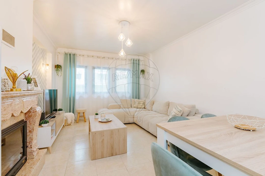 Apartamento T2 para Venda em Algueirão-Mem Martins Foto 15