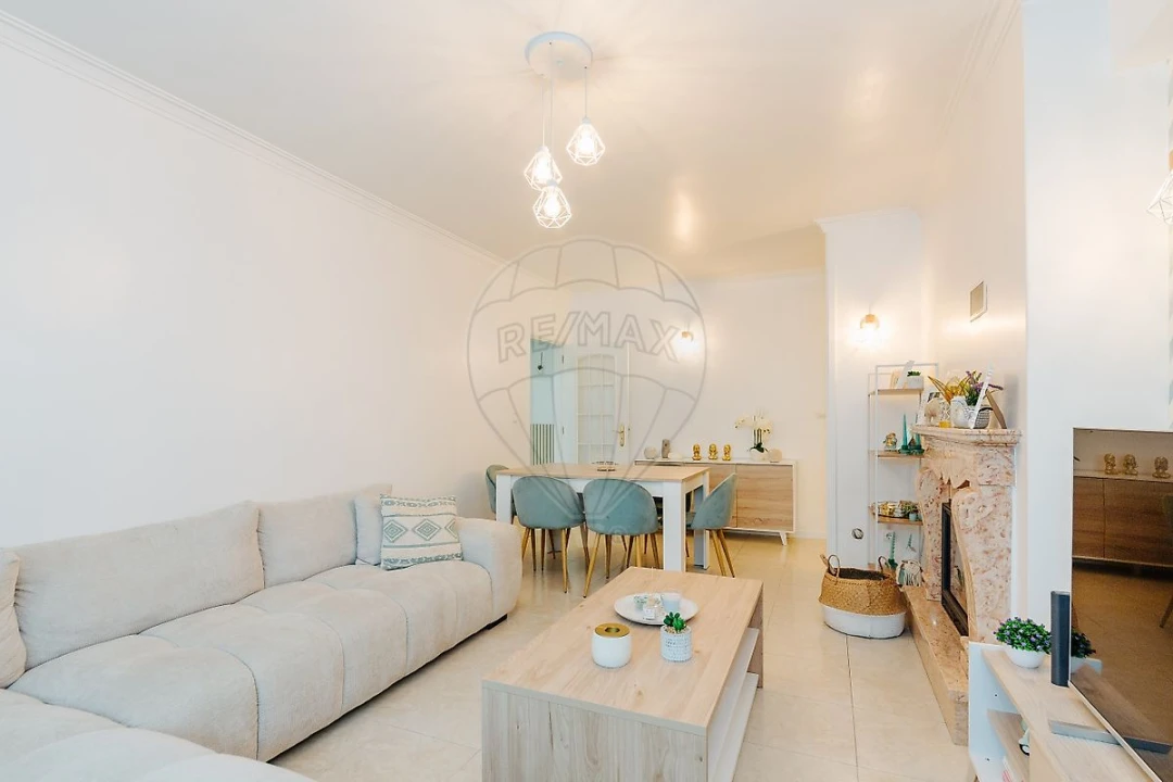 Apartamento T2 para Venda em Algueirão-Mem Martins Foto 4