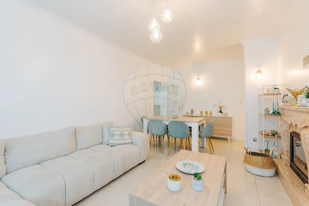 Apartamento T2 para Venda em Algueirão-Mem Martins Foto 14