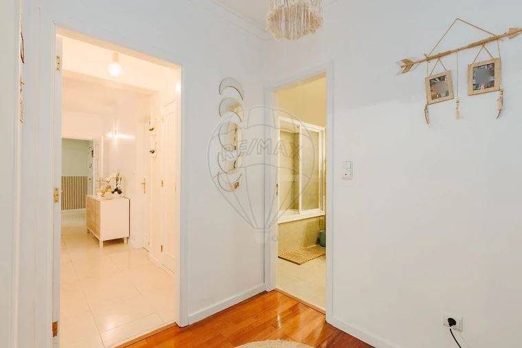 Apartamento T2 para Venda em Algueirão-Mem Martins Foto 6