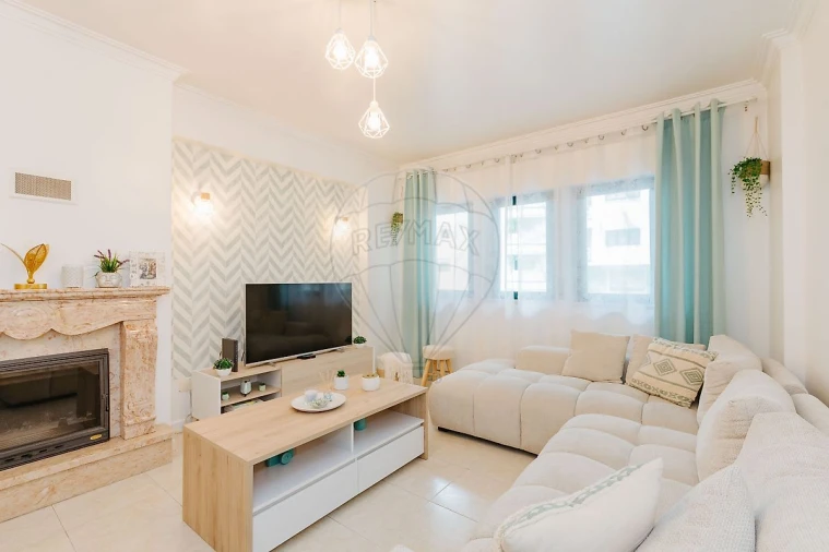 Apartamento T2 para Venda em Algueirão-Mem Martins Foto 11