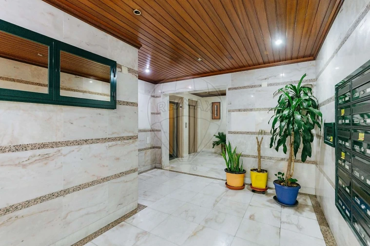 Apartamento T2 para Venda em Algueirão-Mem Martins Foto 21