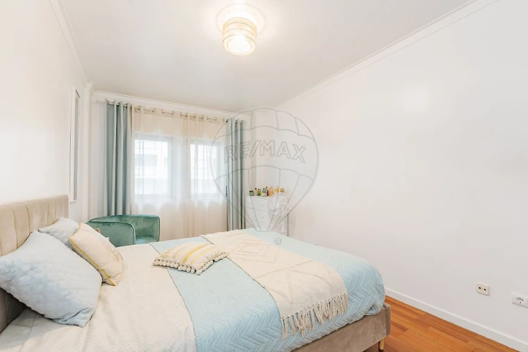 Apartamento T2 para Venda em Algueirão-Mem Martins Foto 9