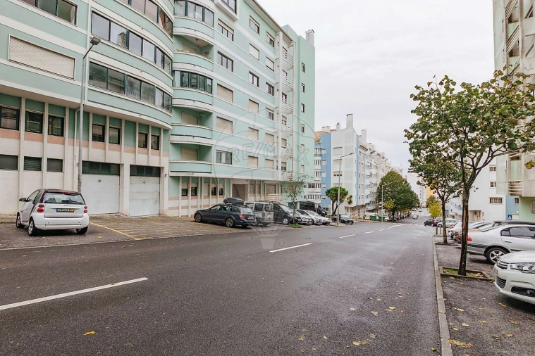 Apartamento T2 para Venda em Algueirão-Mem Martins Foto 25