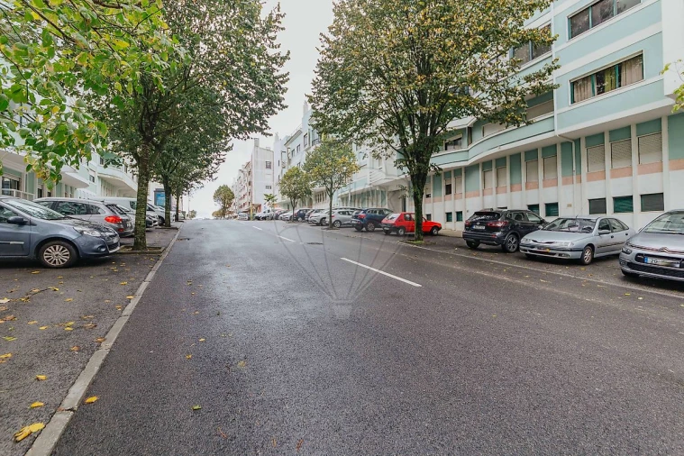 Apartamento T2 para Venda em Algueirão-Mem Martins Foto 24