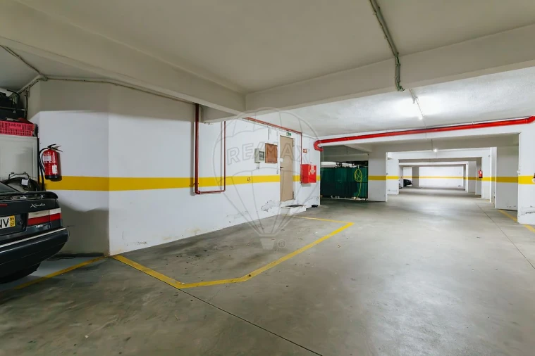 Apartamento T2 para Venda em Algueirão-Mem Martins Foto 35