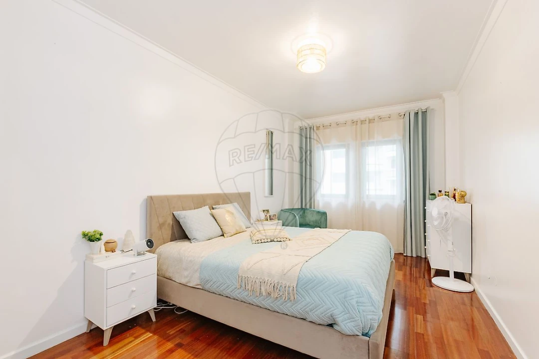 Apartamento T2 para Venda em Algueirão-Mem Martins Foto 7