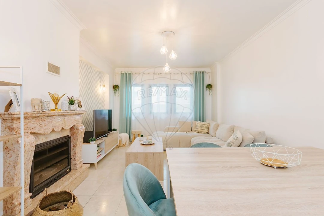 Apartamento T2 para Venda em Algueirão-Mem Martins Foto 16