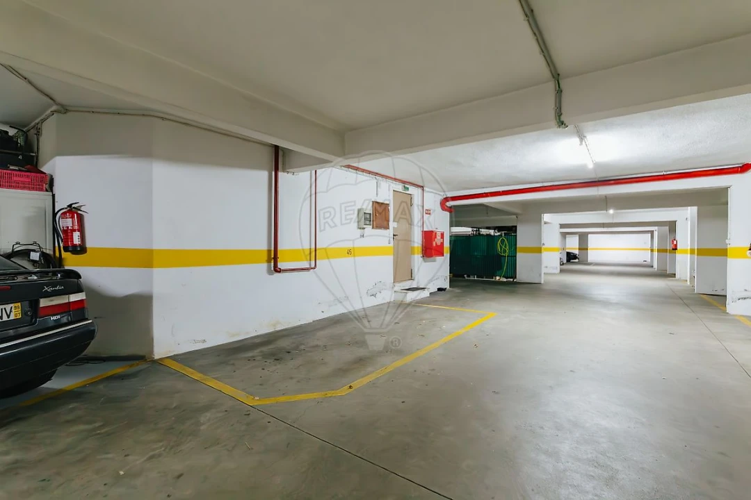 Apartamento T2 para Venda em Algueirão-Mem Martins Foto 35