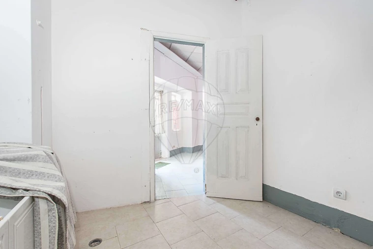 Prédio para Venda em Vila Franca de Xira Foto 35