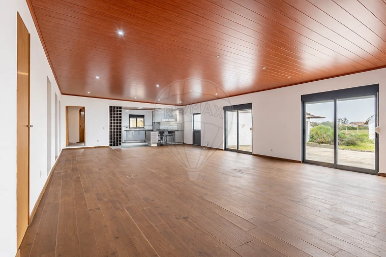 Moradia T3 para Venda em Alpiarça Foto 13