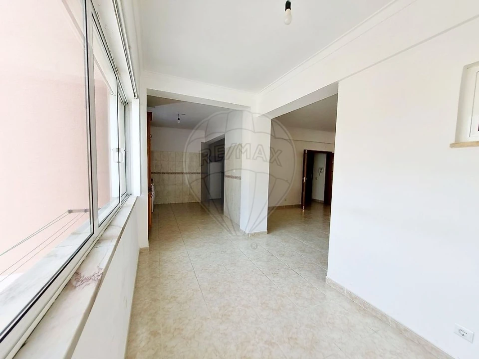 Apartamento T2 para Venda em União das Freguesias de Setúbal Foto 2