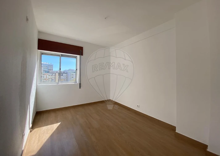 Apartamento T2 para Venda em União das Freguesias de Setúbal Foto 6