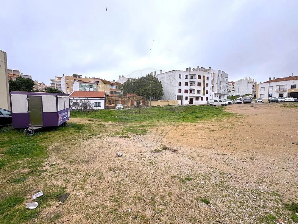 Terreno para Venda em Setubal (São Sebastião) Foto 2