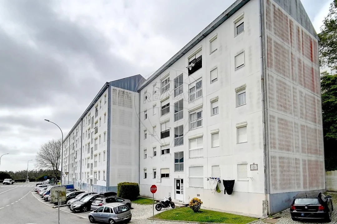 Apartamento T3 para Venda em Agualva e Mira-Sintra Foto 1