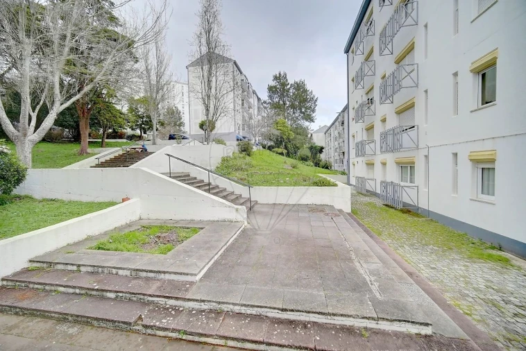 Apartamento T3 para Venda em Agualva e Mira-Sintra Foto 23