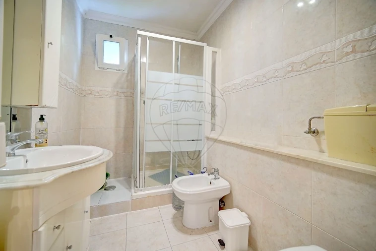 Apartamento T3 para Venda em Agualva e Mira-Sintra Foto 9