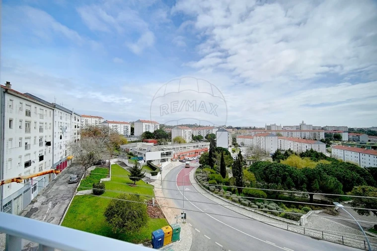 Apartamento T3 para Venda em Agualva e Mira-Sintra Foto 20