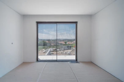 Moradia T3 para Venda em Nogueira e Silva Escura