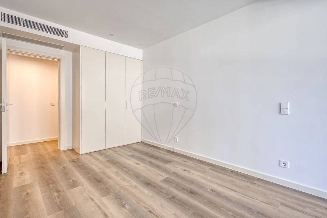 Apartamento T1 para Arrendamento em Santa Marinha e São Pedro da Afurada Foto 8