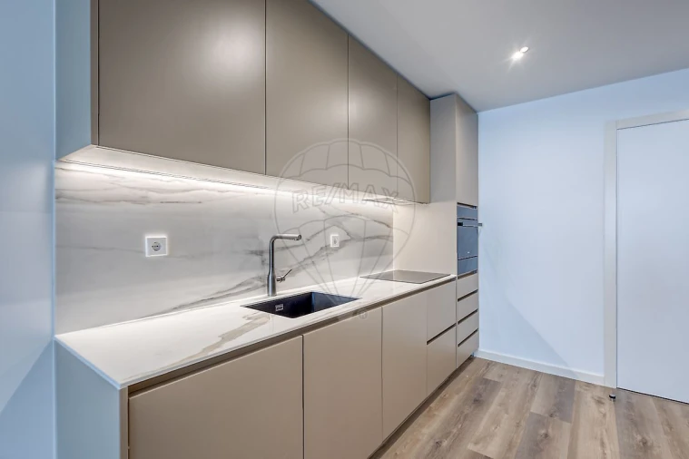 Apartamento T1 para Arrendamento em Santa Marinha e São Pedro da Afurada Foto 10