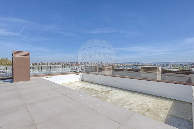 Apartamento T1 para Arrendamento em Santa Marinha e São Pedro da Afurada Foto 18