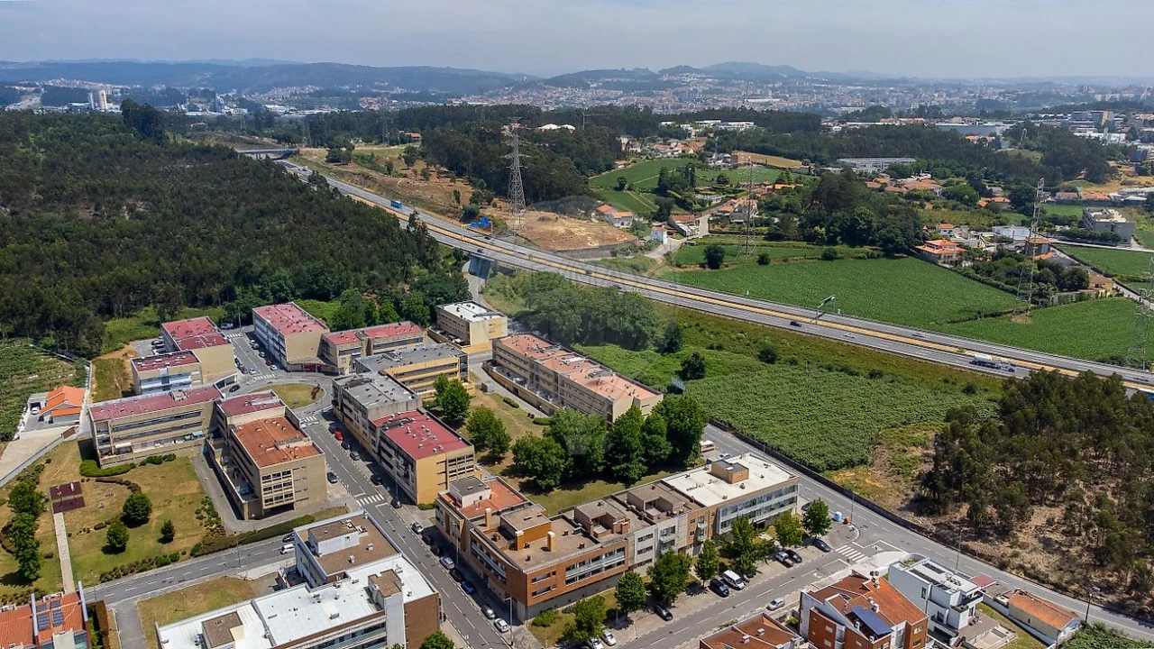 Moradia T3 para Venda em Nogueira e Silva Escura Foto 33