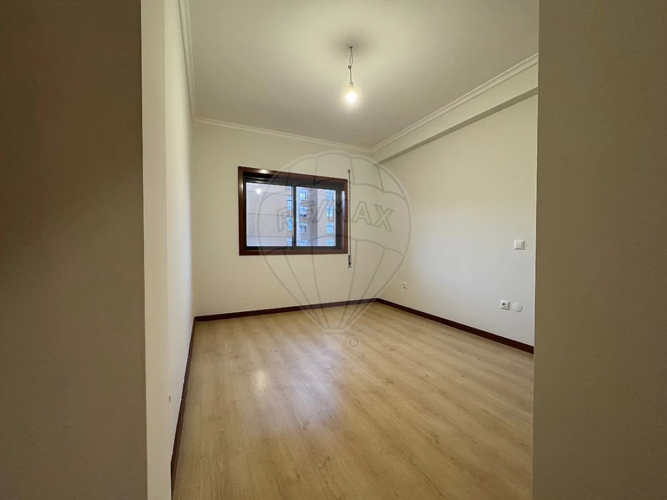 Apartamento T1 para Arrendamento em Santa Marinha e São Pedro da Afurada Foto 6