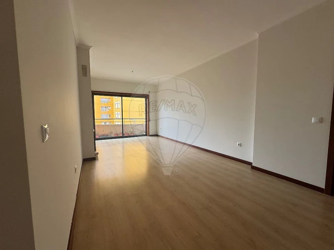Apartamento T1 para Arrendamento em Santa Marinha e São Pedro da Afurada Foto 4