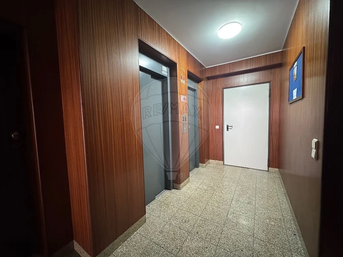 Apartamento T1 para Arrendamento em Santa Marinha e São Pedro da Afurada Foto 9