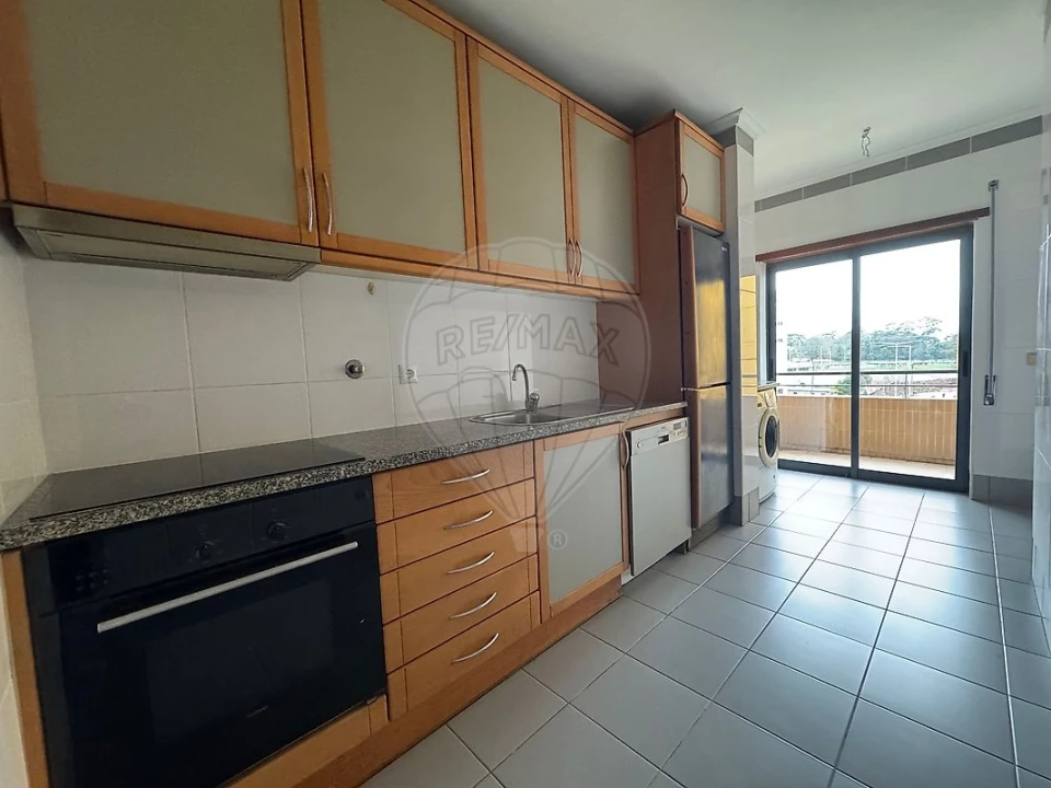 Apartamento T1 para Arrendamento em Santa Marinha e São Pedro da Afurada Foto 3