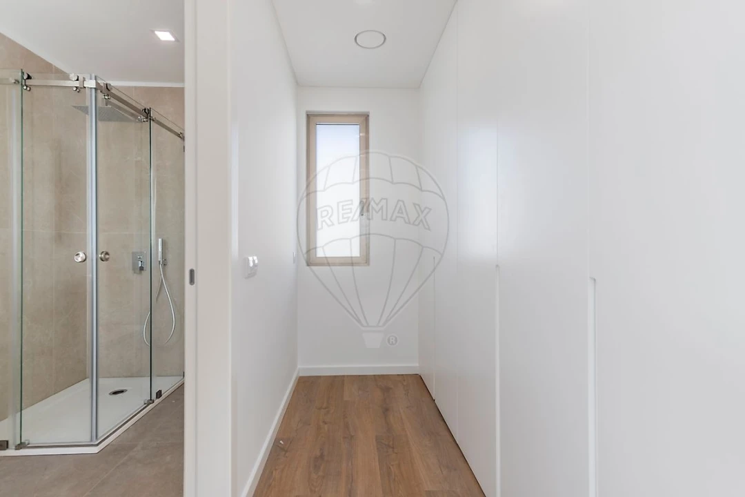 Moradia T3 para Venda em Silveira Foto 22