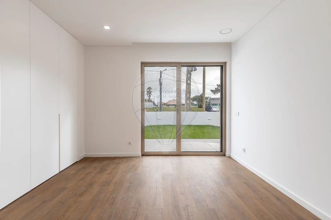 Moradia T3 para Venda em Silveira Foto 10