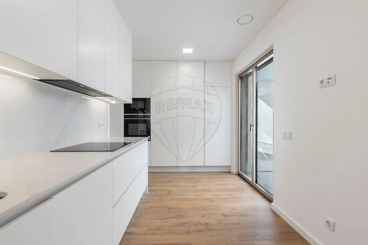 Moradia T3 para Venda em Silveira Foto 9