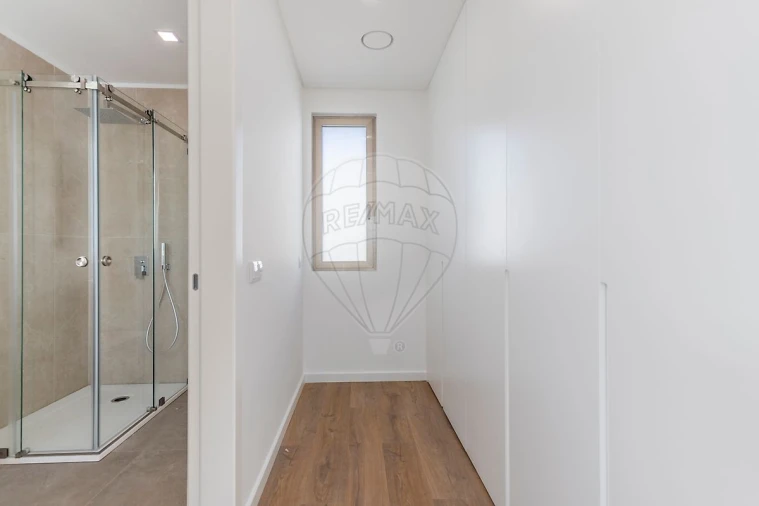 Moradia T3 para Venda em Silveira Foto 22