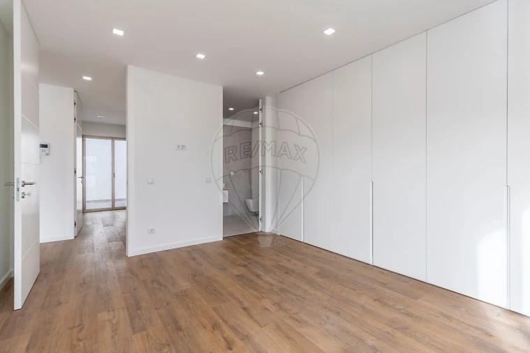 Moradia T3 para Venda em Silveira Foto 11