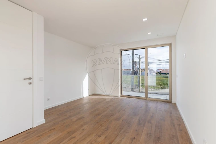 Moradia T3 para Venda em Silveira Foto 21