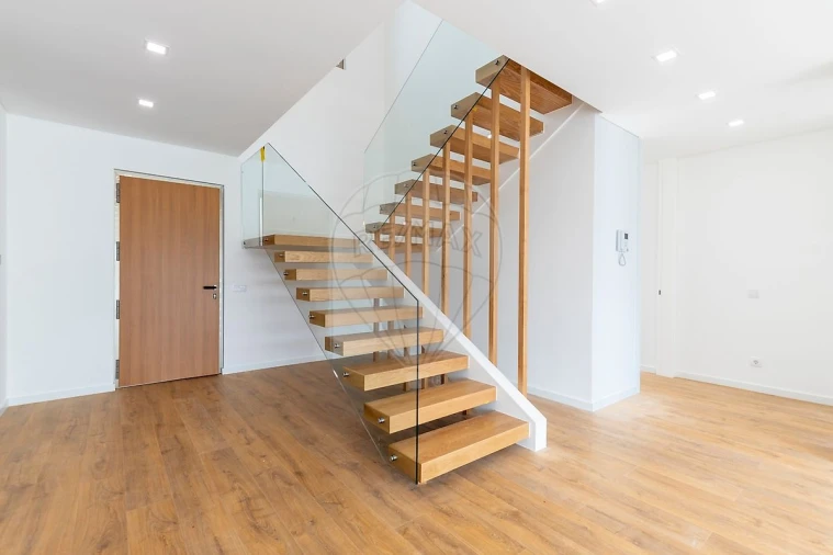 Moradia T3 para Venda em Silveira Foto 3