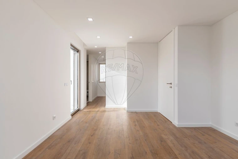 Moradia T3 para Venda em Silveira Foto 20