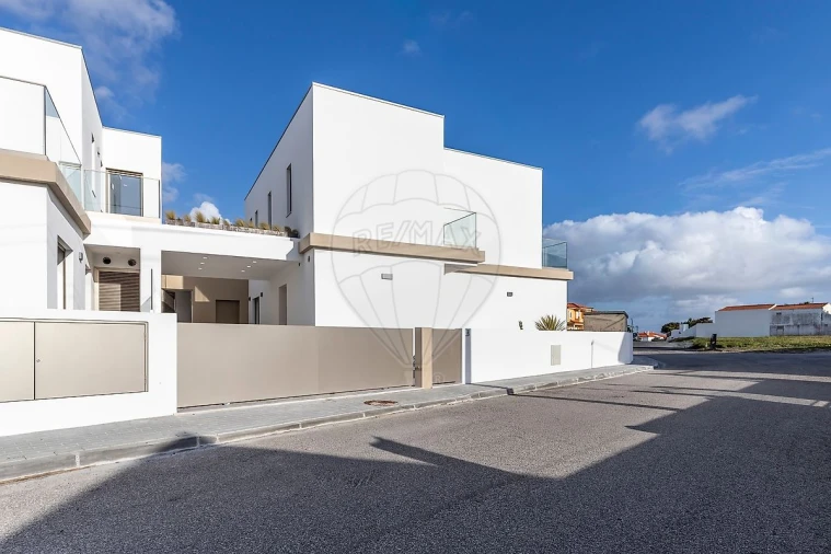 Moradia T3 para Venda em Silveira Foto 31