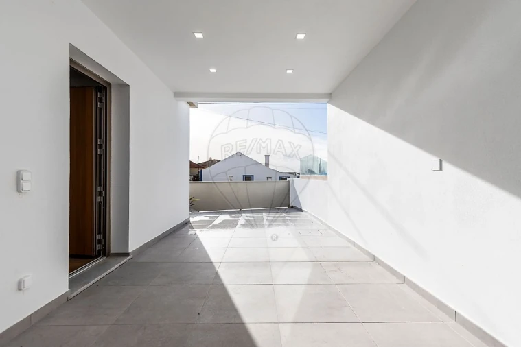 Moradia T3 para Venda em Silveira Foto 28